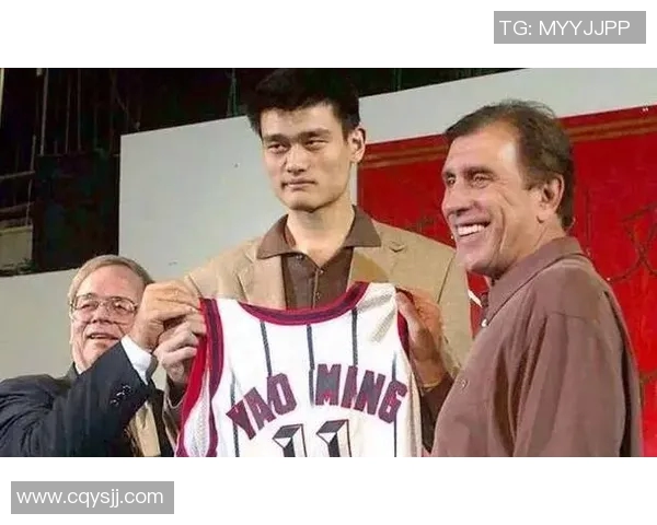 姚明在NBA75周年庆典中的辉煌成就与传奇故事回顾