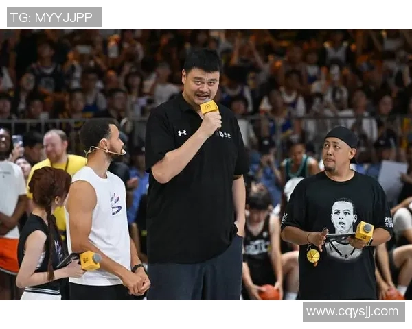 偶遇姚明共进晚餐的奇妙经历与篮球传奇的亲密接触